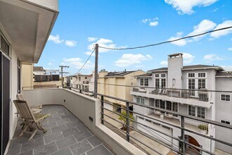 452 Marine Pl in Manhattan Beach, CA - Building Photo - Building Photo