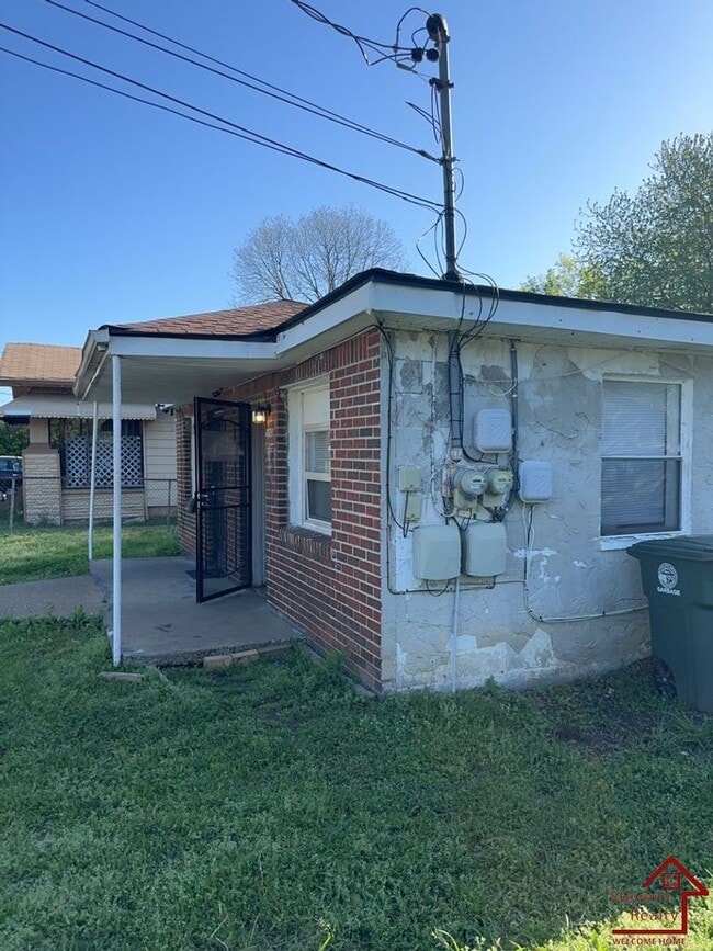 property at 4020 Kirkland Ave