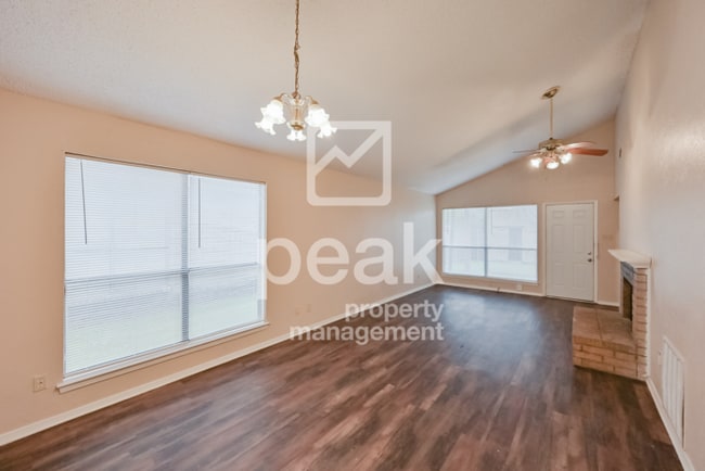 2700 St George Pl in Arlington, TX - Building Photo - Building Photo