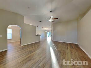 864 Vanderbilt Dr in Eustis, FL - Building Photo - Building Photo