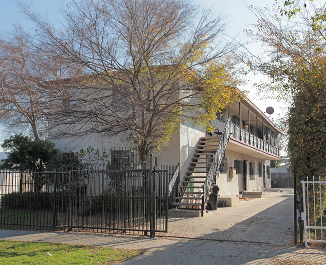 906 W 62nd St in Los Angeles, CA - Building Photo - Building Photo