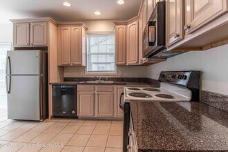 4013 Pond View Dr in South Abington Township, PA - Building Photo - Building Photo