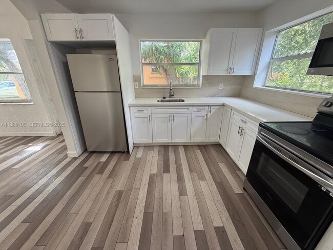 property at 2813 Dewey St