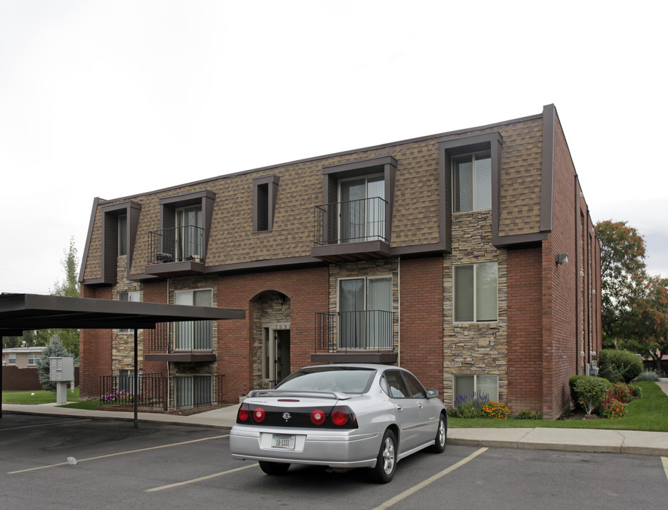 Cottonwood Heights Apartments in Salt Lake City, UT - Building Photo