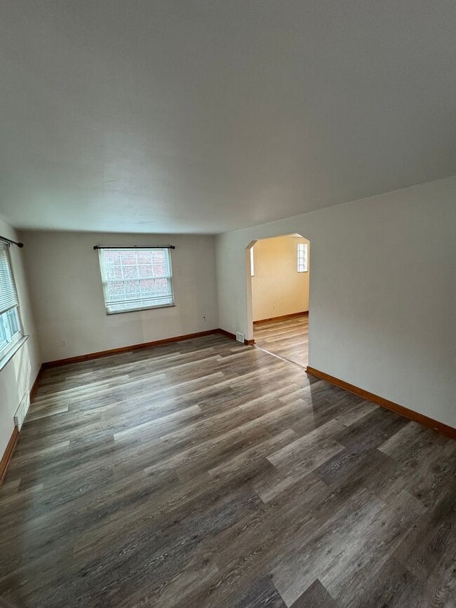 2108 Lucina Ave in Pittsburgh, PA - Building Photo - Building Photo