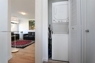 1450 Meridian Ave in Miami Beach, FL - Building Photo - Building Photo