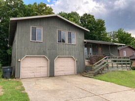 1510 Burcham Dr in East Lansing, MI - Building Photo