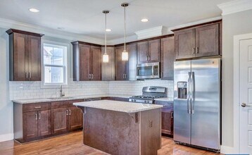 1458 Avon St in Charlottesville, VA - Building Photo - Building Photo