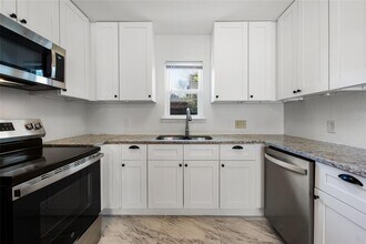 1116 Ebert Ave in Austin, TX - Building Photo - Building Photo