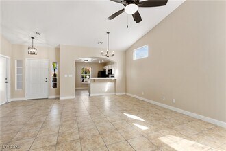 3925 Linniki St in North Las Vegas, NV - Building Photo - Building Photo