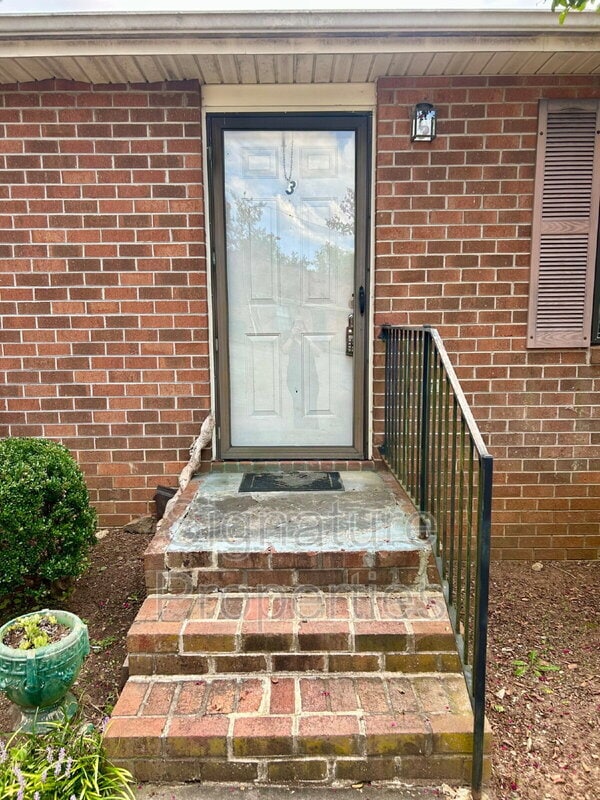 property at 700 Barrows Mill Rd