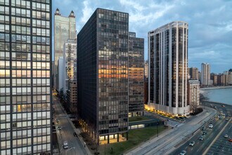 The Esplanade Apartments in Chicago, IL - Building Photo - Building Photo