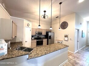1624 Roberts Dr in Jacksonville Beach, FL - Building Photo - Building Photo