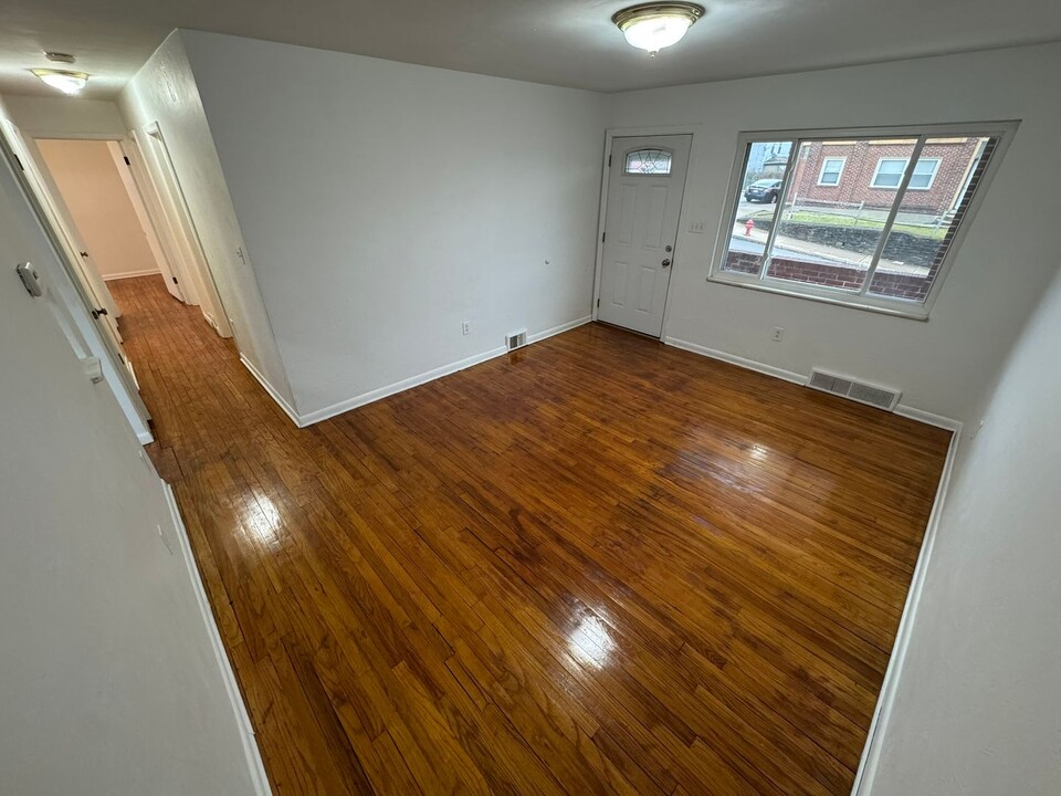 3105 Jenny Lind St in McKeesport, PA - Building Photo