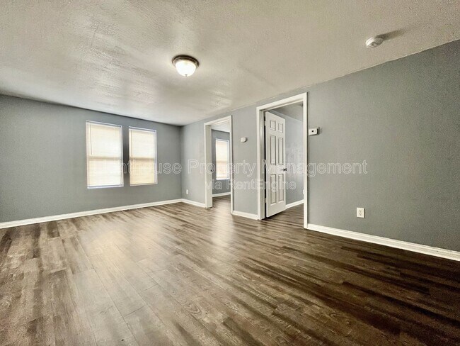 273 E Forest Ave in Muskegon, MI - Building Photo - Building Photo