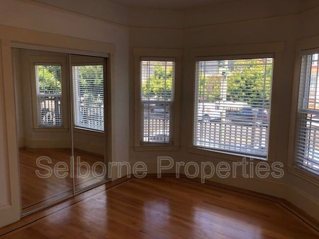 937 International Blvd in Oakland, CA - Building Photo - Building Photo
