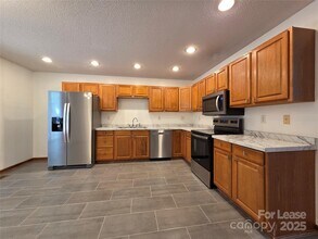 4641 Hickory Grove Rd in Sharon, SC - Building Photo - Building Photo