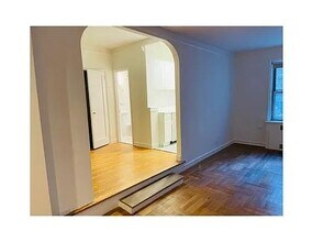 210 W 19th St in New York, NY - Building Photo - Building Photo