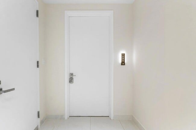 3100 N Ocean Dr, Unit H-1505 in Riviera Beach, FL - Building Photo - Building Photo