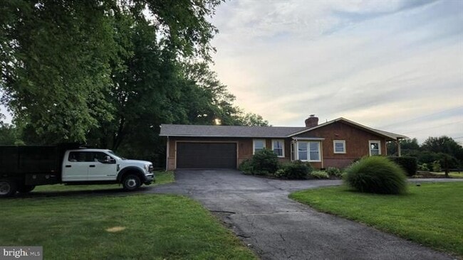 12501 Bridle Ln