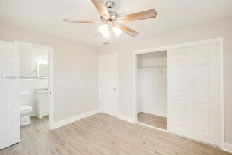 2440 SW 5th Pl in Fort Lauderdale, FL - Building Photo - Building Photo