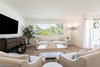 1530 Mandarin Rd in Naples, FL - Building Photo - Building Photo