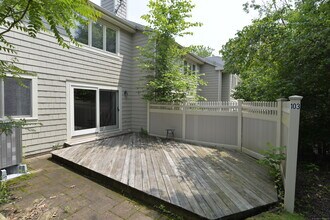 12 Boulevard Dr in Danbury, CT - Building Photo - Building Photo