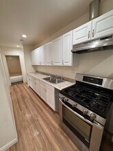 8637 S Hoover St in Los Angeles, CA - Building Photo - Building Photo