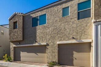 2268 W Laurie Ln in Phoenix, AZ - Building Photo - Building Photo