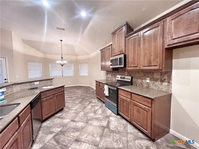 property at 2213 Garden Gate Cir