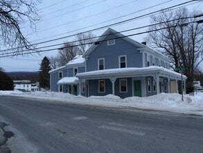 938 VT-7A, Unit Apt 4 in Shaftsbury, VT - Building Photo - Building Photo