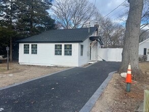 7 Hoover Ave in Nesconset, NY - Building Photo - Building Photo