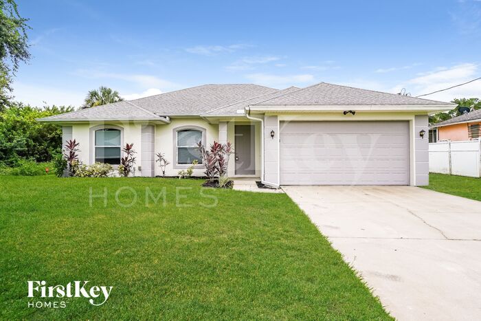 6040 Stratton Rd in Ft. Myers, FL - Building Photo