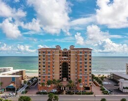 3245 S Atlantic Ave in Daytona Beach, FL - Building Photo