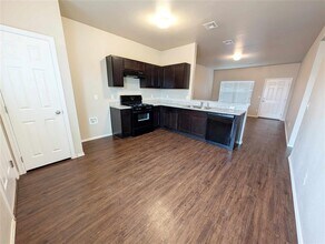252 NE 20th Pl in Newcastle, OK - Foto de edificio - Building Photo