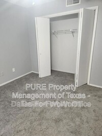 4004 W Pioneer Dr in Irving, TX - Building Photo - Building Photo