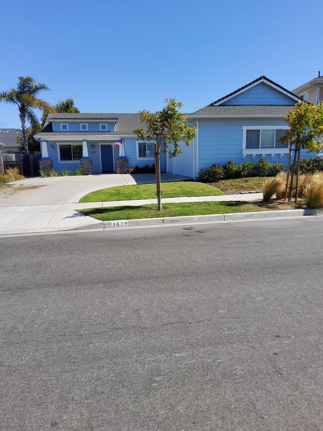 property at 1414 Blueberry Ave