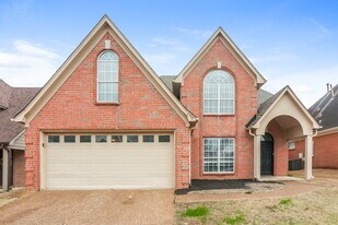 1390 Bayberry Hill Dr, Unit #4 in Cordova, TN - Building Photo