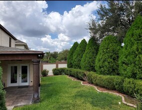 3019 Calle Vistoso Ln in Laredo, TX - Building Photo - Building Photo