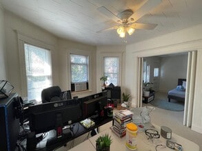 105 Bromfield Rd, Unit 2 in Somerville, MA - Building Photo - Building Photo
