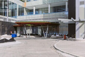 5180 Yonge St in Toronto, ON - Building Photo - Building Photo