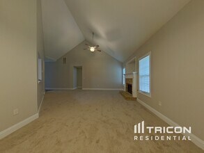 214 Raleigh Way in Villa Rica, GA - Foto de edificio - Building Photo