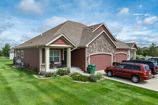 Centennial Pointe West Townhomes in Ankeny, IA - Building Photo