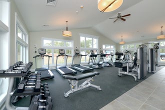 Highland Hills in Cumberland, RI - Foto de edificio - Interior Photo