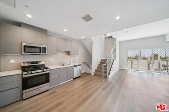 1223 Hayworth Ave in West Hollywood, CA - Building Photo - Building Photo