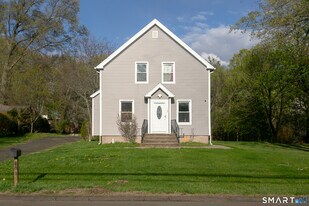101 Laurel St in East Haven, CT - Building Photo