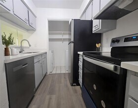 700 Thicket Ln in Houston, TX - Building Photo - Building Photo
