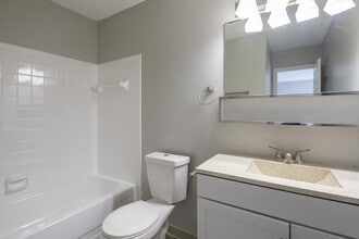 Clay Landings Apartments in Birmingham, AL - Building Photo - Building Photo