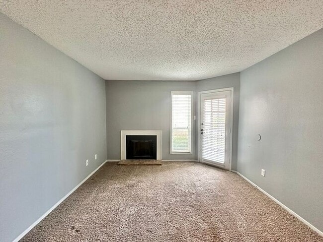 410 W Heritage Dr in Tyler, TX - Building Photo - Building Photo