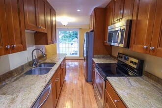 4530 Airlie Way in Annandale, VA - Building Photo - Building Photo